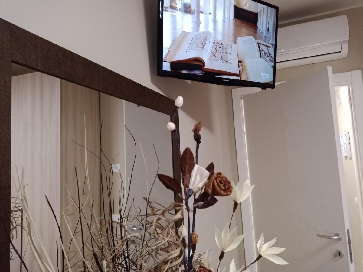 Appartamento "Il Vicolo" Peschiera del Garda Ngoại thất bức ảnh